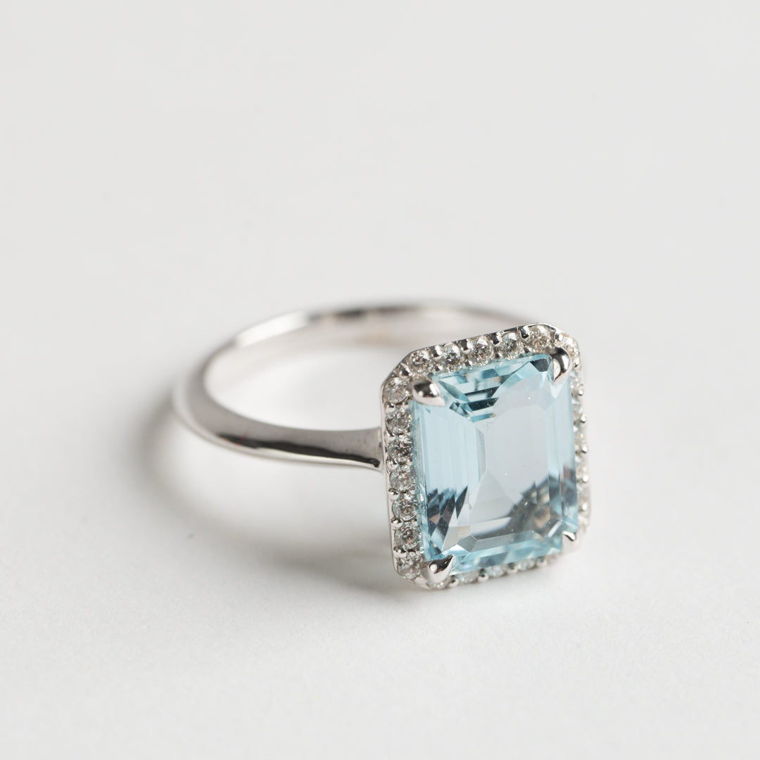 Aquamarine and Diamond ring