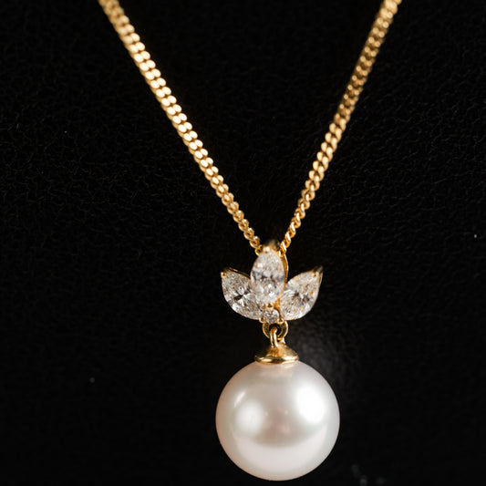 18ct Yellow Gold Pearl and Diamond Pendant with Chain