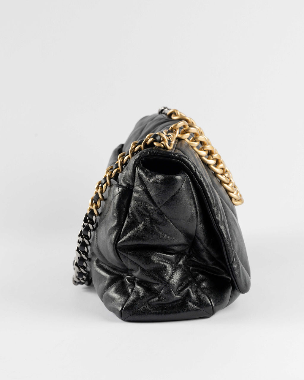 Chanel 19 Jumbo - Black