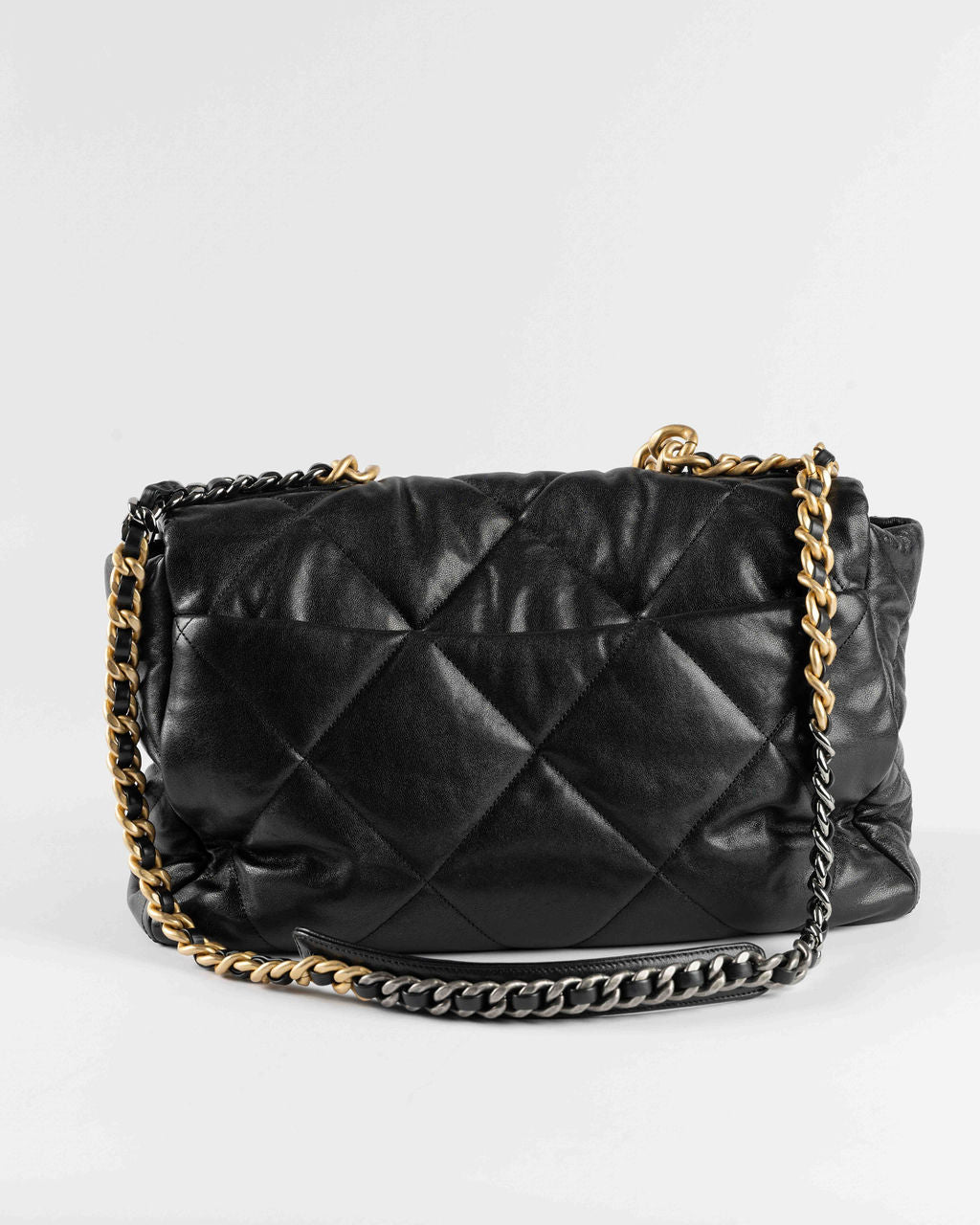 Chanel 19 Jumbo - Black