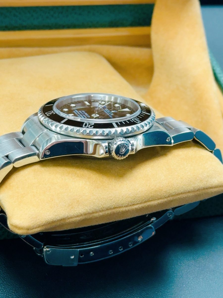 2001 Rolex Sea-Dweller - 16600