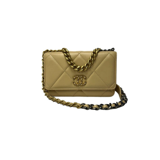 Chanel 19